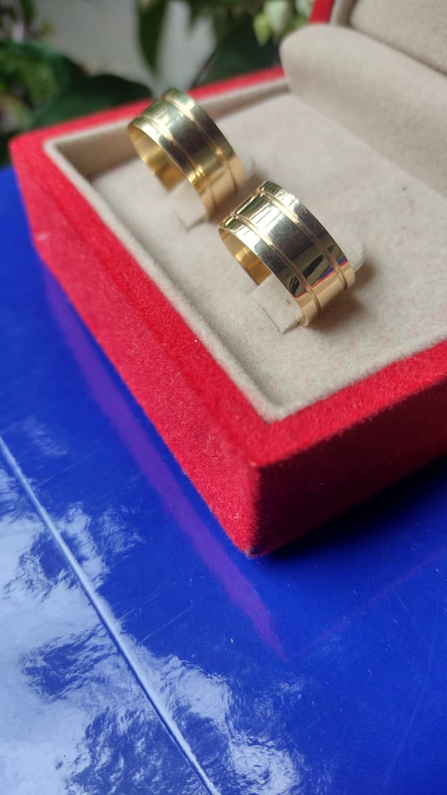 Par Alianças Casamento Ouro 18 Kilates 10 Gramas 8 mm Maciço