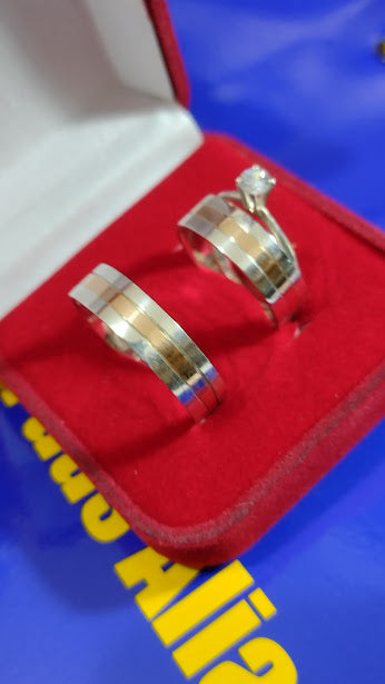 Alianças Prata 950 com Ouro 18 Kilates Namoro ,Compromisso Noivado, Casamento 7 mm Ouro 2mm e anel Solitário