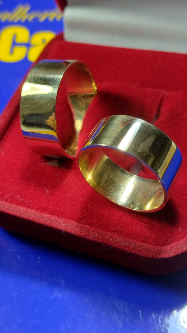 Alianças Noivado Casamento  Retas Lisas Larga Ouro 18 Kilates Alianças Brilhosas 8 Gramas 7 mm