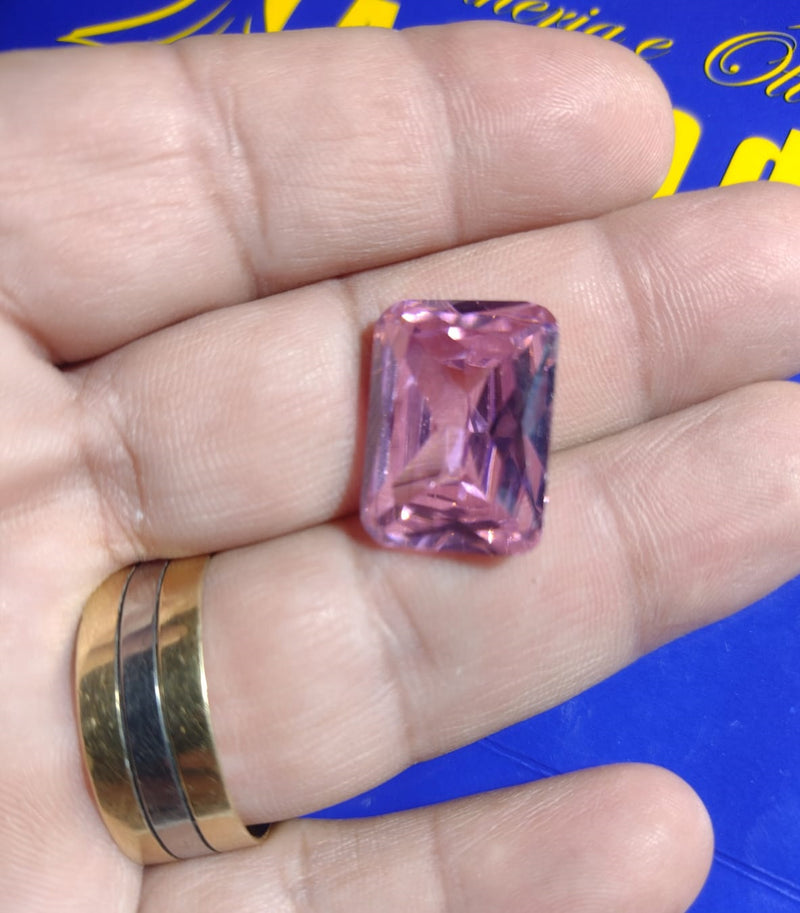 Pedra Zircônia Cor Rosa 20 mm x 15 mm Peso 7.50 Gramas