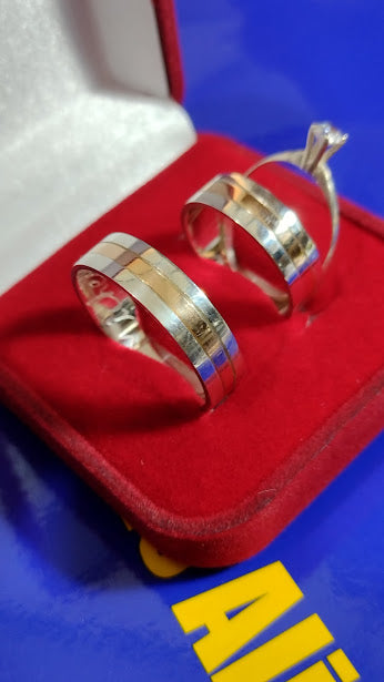 Alianças Prata 950 com Ouro 18 Kilates Namoro ,Compromisso Noivado, Casamento 7 mm Ouro 2mm e anel Solitário